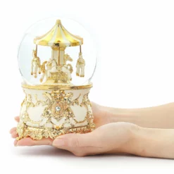 Golden Carousel Musical Water Globe -gifts sale GG 54064 EB hand2 1940 xl